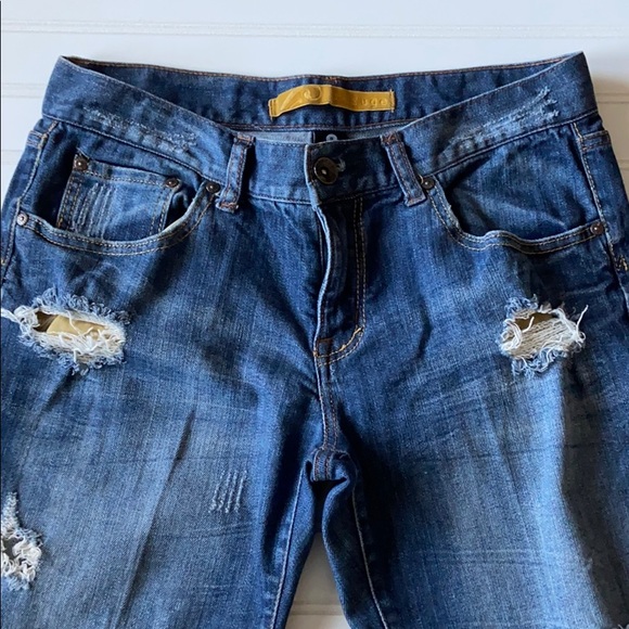 Refuge Distressed Cropped Jeans - Picture 4 of 8